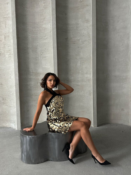 Abito Mini Elegante Oro con Paillettes, Scollo Halter e Vestibilità Aderente