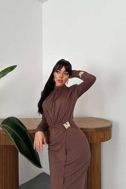 Abito Lungo Marrone Couture con Dettaglio Dorato