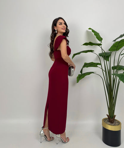 Abito Lungo Bordeaux Elegante con Dettagli Gioiello