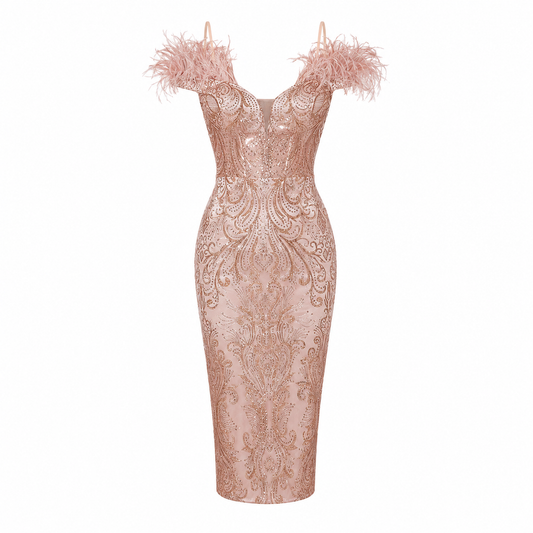 Vestito da cocktail con stampa glitter, eleganti dettagli in perline e raffinate applicazioni di piume.